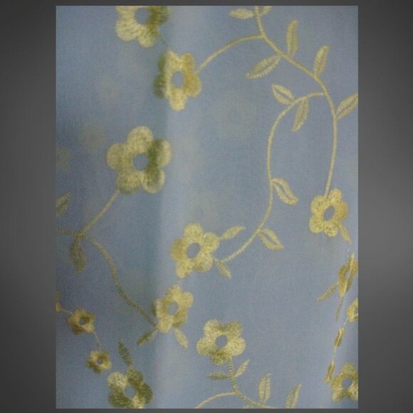 oversized viscose scarf from France - Picture 3 of 4